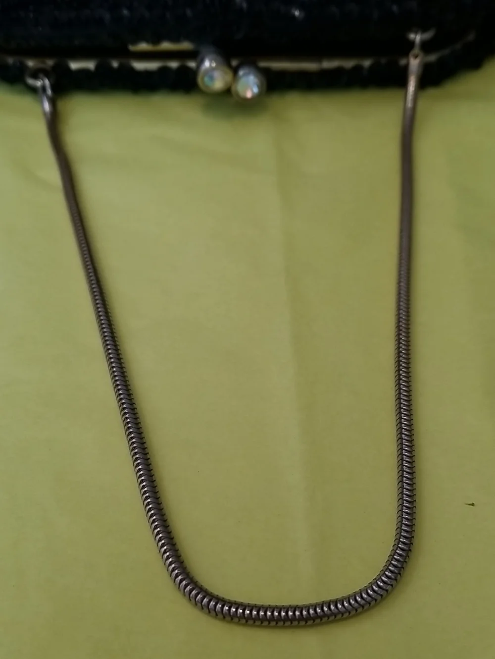 La Regale LTD vintage evening bag/clutcj beads/sequins & Snap Closure EUC
